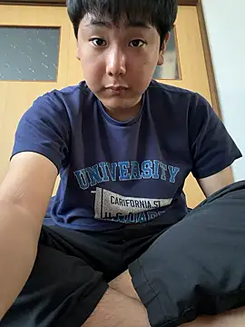 YuuYuu 010 online show from May 6, 2026, 2:40 am