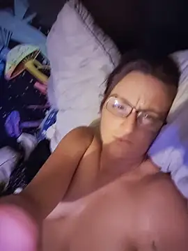 Queenle91 online show from May 18, 2026, 4:07 am