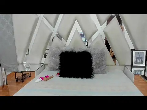 SweetVenuus online show from May 9, 2026, 1:38 pm