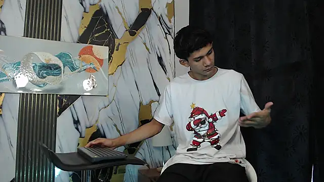 Snapshot of TWINKS_BOYSX chatting on June 9, 2026, 1:23 pm TWINKS BOYSX online show from June 9, 2026, 1:23 pm