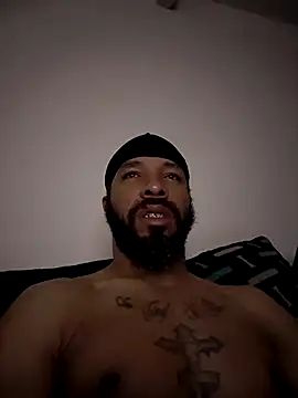 yoursexydaddy8181 online show from May 6, 2026, 3:46 am