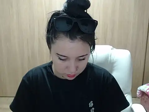 Haileey ross online show from June 26, 2026, 1:32 am