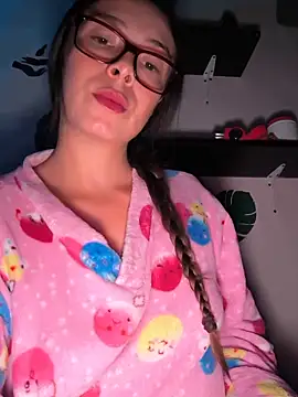 Yor Frost online show from June 17, 2026, 2:58 am
