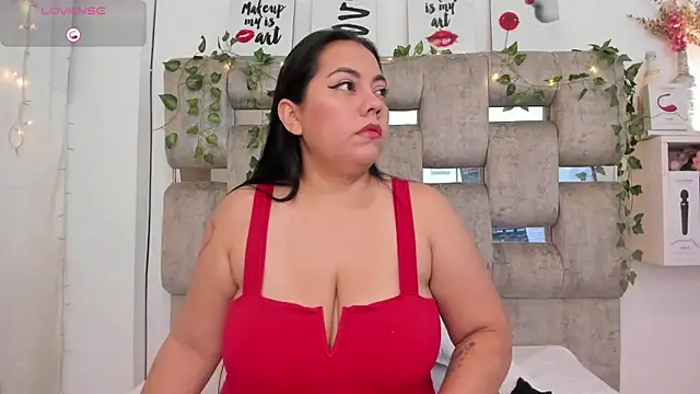 Snapshot of EmmyBellamy chatting on June 10, 2026, 12:37 pm EmmyBellamy online show from June 10, 2026, 12:37 pm