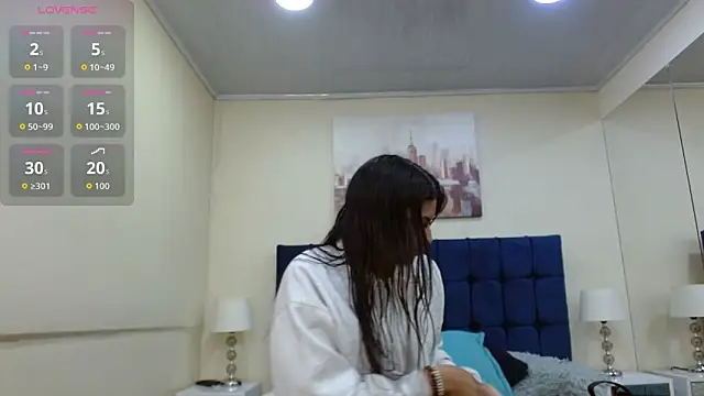 Snapshot of ValerieLyon_ chatting on May 28, 2026, 8:17 pm ValerieLyon online show from May 28, 2026, 8:17 pm