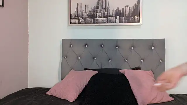 Snapshot of Hollyyqueen_ chatting on July 21, 2026, 9:06 pm Hollyyqueen online show from July 21, 2026, 9:06 pm