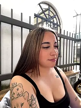 Snapshot of IvySanchez_Pinkk chatting on May 15, 2026, 8:05 pm IvySanchez Pinkk online show from May 15, 2026, 8:05 pm