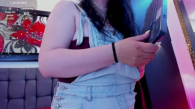 CloeMature online show from June 26, 2026, 2:16 am