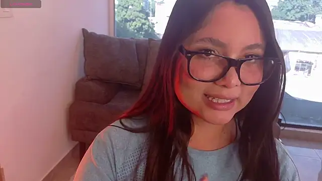 Eva-Apple online show from June 19, 2026, 8:56 pm