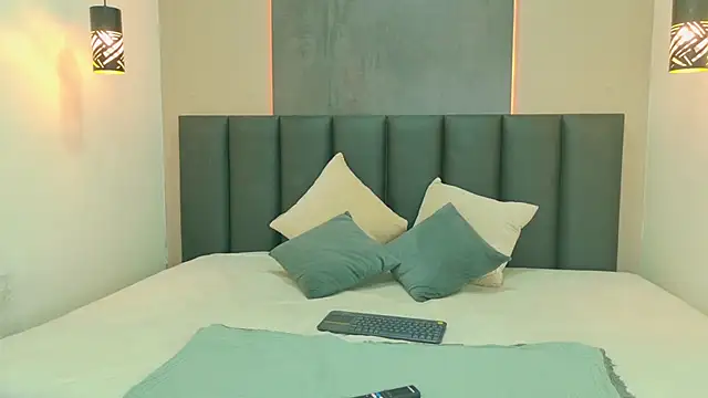 Snapshot of Luna_and_Jacksonn chatting on June 1, 2026, 2:57 am Luna and Jacksonn online show from June 1, 2026, 2:57 am