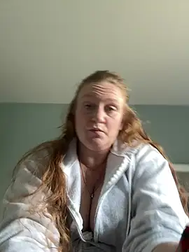 Kellilyn10 online show from June 25, 2026, 5:50 pm