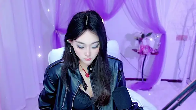 Snapshot of Tili_Lucky chatting on May 15, 2026, 11:01 pm Tili Lucky online show from May 15, 2026, 11:01 pm