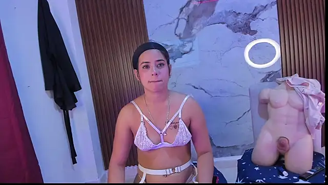 GabyHott  online show from July 8, 2026, 4:28 am