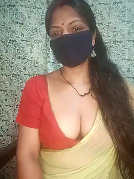 Juli 80 online show from June 10, 2026, 1:28 am