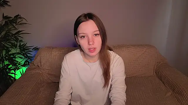 lolytaberry online show from May 18, 2026, 1:35 am