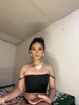 VanessaCockTrans online show from May 6, 2026, 12:43 pm