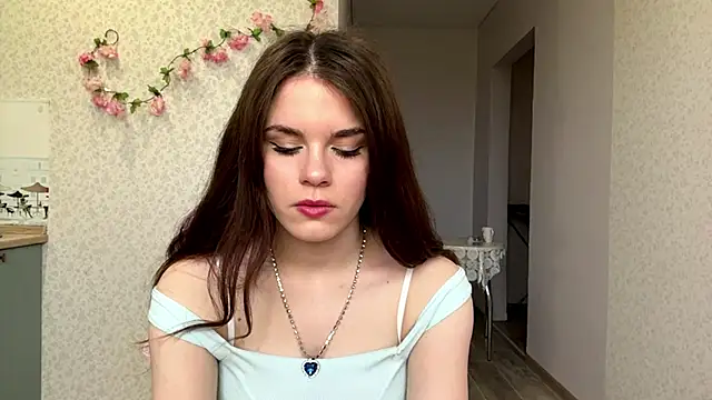 JeniceSourwine online show from June 4, 2026, 3:29 pm