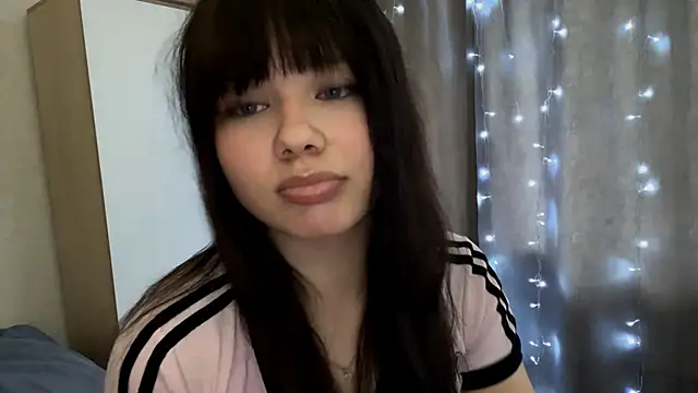 EmilyMercurial online show from May 15, 2026, 8:32 am