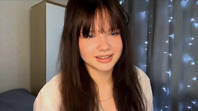 EmilyMercurial online show from June 12, 2026, 8:46 am