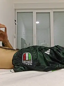 kurdishboy69 online show from June 17, 2026, 9:27 pm