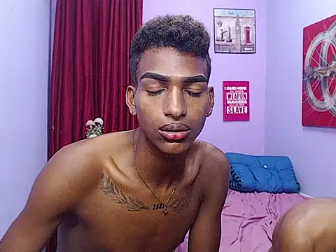Snapshot of black_twinks chatting on May 9, 2026, 3:34 am black twinks online show from May 9, 2026, 3:34 am