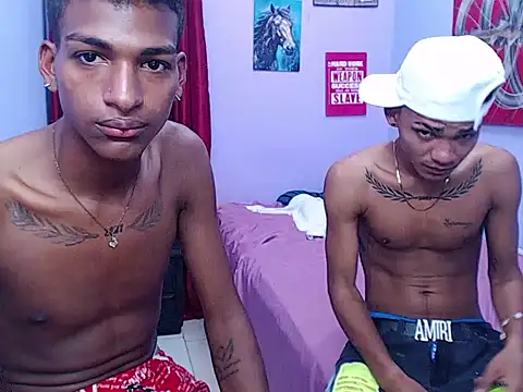 Snapshot of black_twinks chatting on May 9, 2026, 11:54 pm black twinks online show from May 9, 2026, 11:54 pm