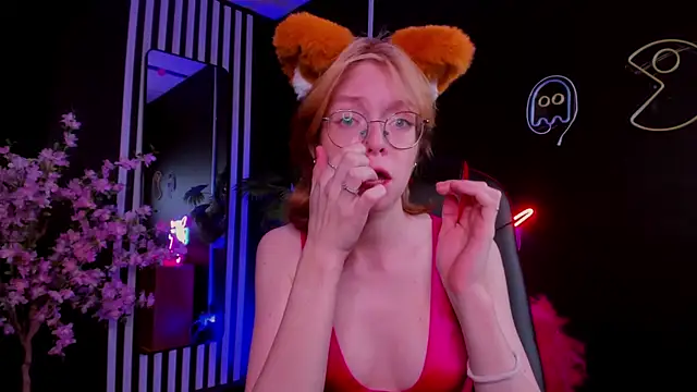 FoxxyyPolly online show from June 24, 2026, 5:39 am