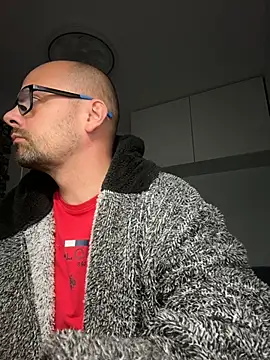 NakedAndrewHot online show from June 7, 2026, 9:51 pm