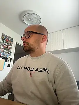 NakedAndrewHot online show from June 8, 2026, 9:42 am