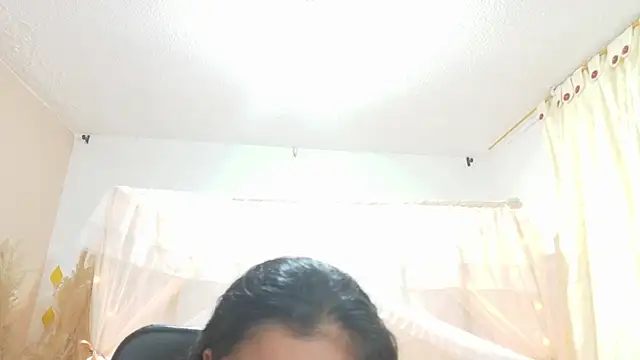 leoneriss online show from May 19, 2026, 2:07 am