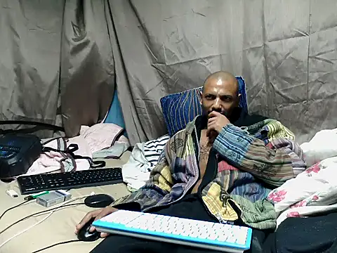 Camodick online show from May 4, 2026, 2:18 am