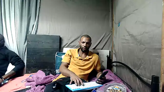 Snapshot of Camodick chatting on June 16, 2026, 6:54 pm Camodick online show from June 16, 2026, 6:54 pm