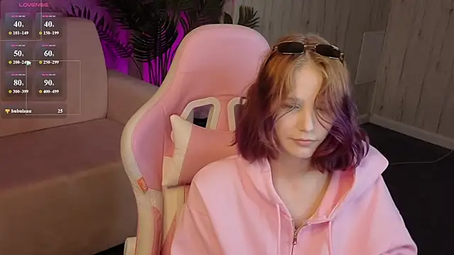 AliceJohansone online show from June 11, 2026, 2:53 am