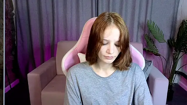 AliceJohansone online show from June 27, 2026, 1:43 am