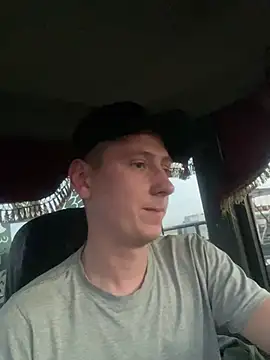Keksik  online show from June 3, 2026, 2:33 pm