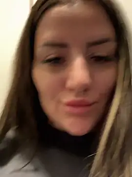 Snapshot of SophiePale chatting on April 10, 2026, 9:36 am SophiePale online show from April 10, 2026, 9:36 am