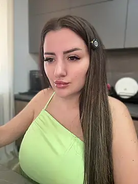 Snapshot of SophiePale chatting on May 6, 2026, 8:30 am SophiePale online show from May 6, 2026, 8:30 am
