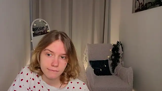 MilanaRayy online show from June 7, 2026, 5:22 am