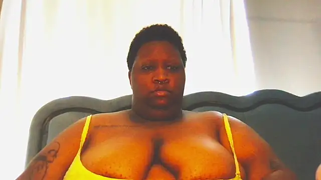 xxmoniquestarrxx online show from May 7, 2026, 1:27 pm