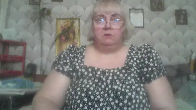 MarinaFarina53 online show from May 16, 2026, 10:36 am