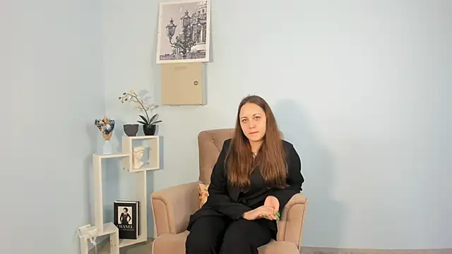 Snapshot of KarineDenick chatting on May 12, 2026, 6:32 am KarineDenick online show from May 12, 2026, 6:32 am