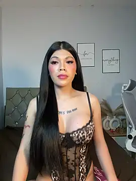 DanikaLovve online show from June 27, 2026, 12:33 pm