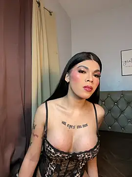 DanikaLovve online show from July 18, 2026, 8:07 am