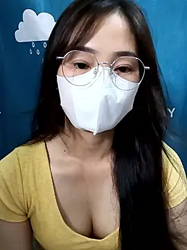 -Hena- online show from June 20, 2026, 7:33 am