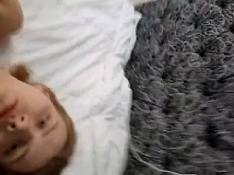 mooniekiss online show from May 8, 2026, 11:37 am