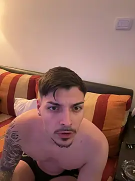 lautydiaz98 online show from July 21, 2026, 10:01 pm