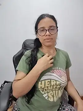 alanahot94 online show from May 31, 2026, 1:36 am
