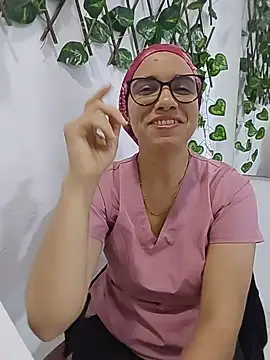 alanahot94 online show from July 9, 2026, 9:19 pm