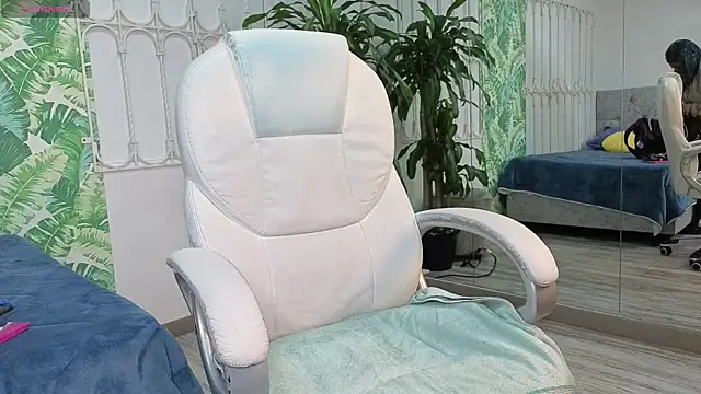 Snapshot of baby_julieta00 chatting on June 20, 2026, 12:30 pm baby julieta00 online show from June 20, 2026, 12:30 pm