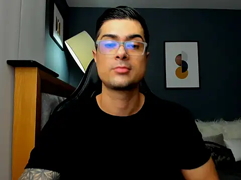 Snapshot of ZEI-001 chatting on June 1, 2026, 6:53 pm ZEI-001 online show from June 1, 2026, 6:53 pm